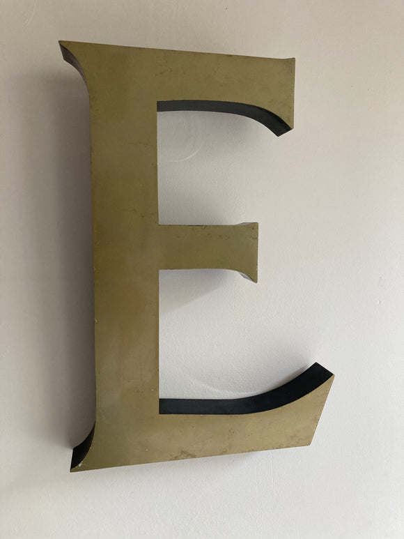 Metalen letter E - Estable Store | Vintage art design | Rotterdam Hillegersberg