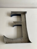 Metalen letter E - Estable Store | Vintage art design | Rotterdam Hillegersberg