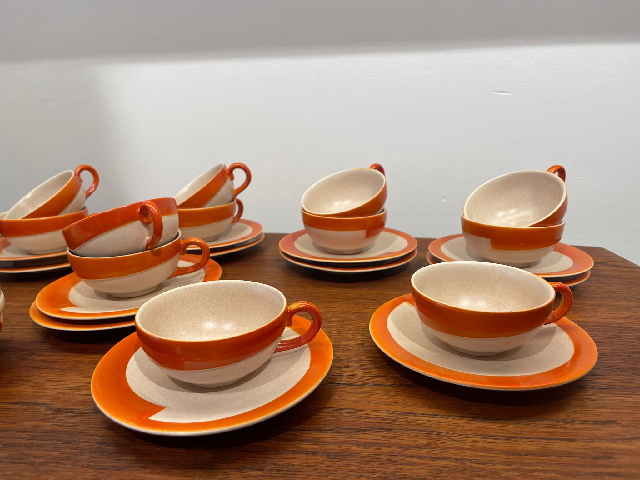 Thee servies